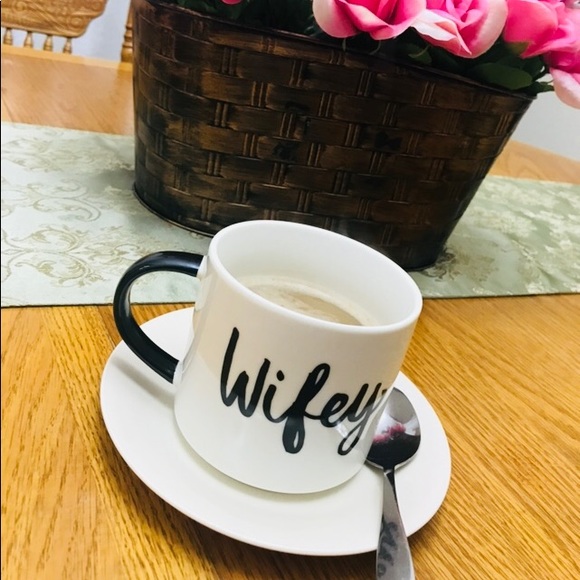 Meet your Posher, Lyn💕 - Picture 3 of 4